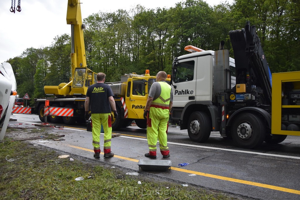 VU Gefahrgut LKW umgestuerzt A 4 Rich Koeln Hoehe AS Gummersbach P340.JPG - Miklos Laubert